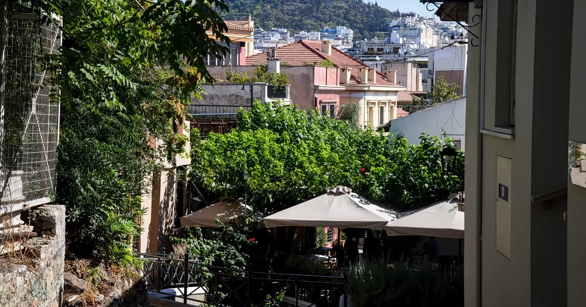 Η Αθήνα 4η στις πιο χαρούμενες πόλεις για διακοπές