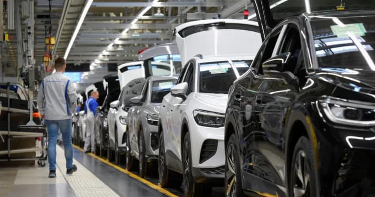 Η Volkswagen καταργεί 100.000 θέσεις εργασίας παγκοσμίως