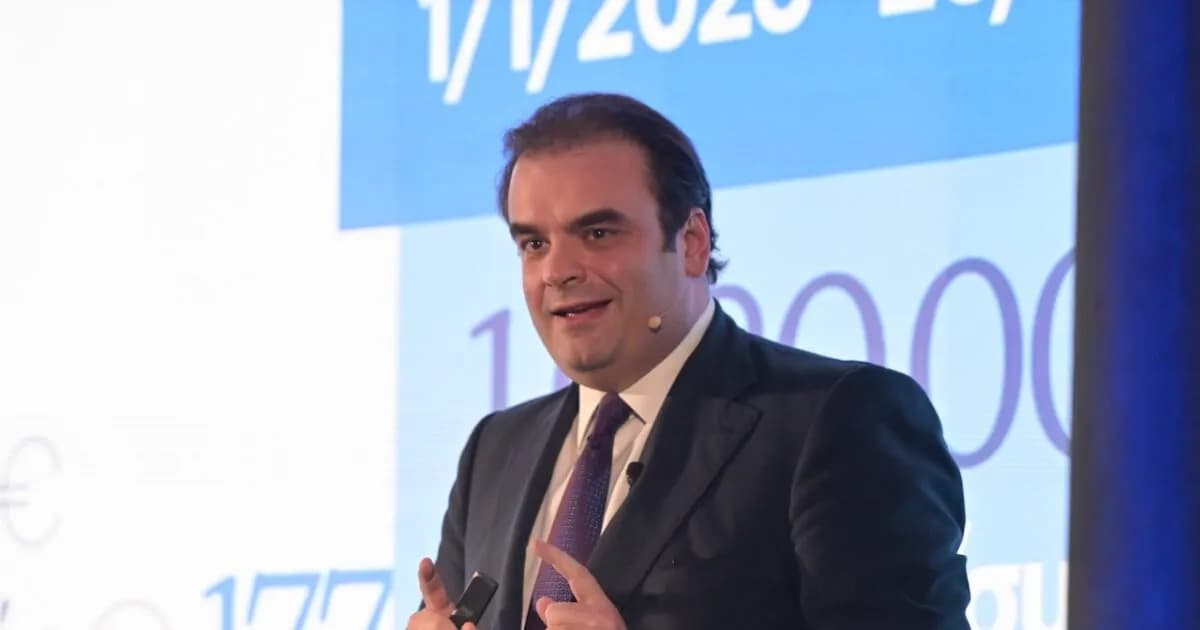 Ο Κυριάκος Πιερρακάκης παρουσιάζει την πρόοδο της οικονομίας