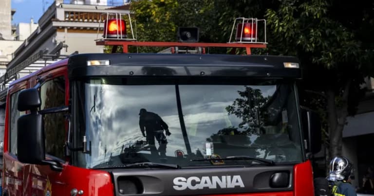 Η 58χρονη έβαλε φωτιά στην πόρτα γειτόνισσας στην Τούμπα