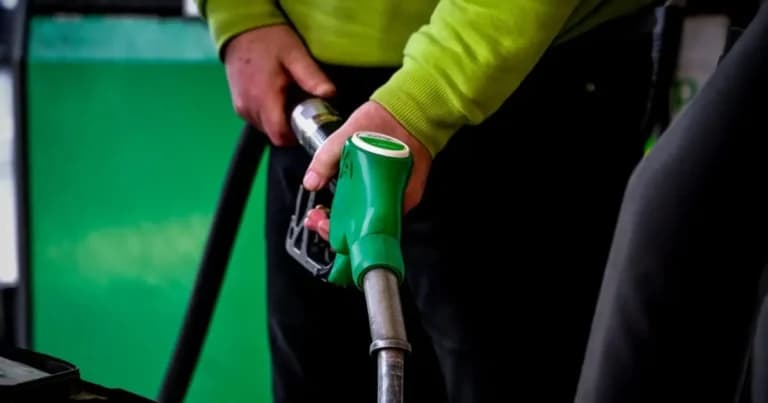 Ο Τσίπρας ζητά πλαφόν 1,4 ευρώ στο πετρέλαιο θέρμανσης