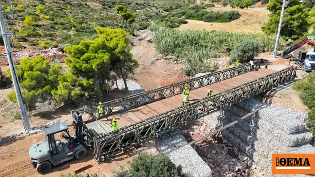 Η γέφυρα Bailey αποκαθιστά την πρόσβαση στην Καλλιτεχνούπολη