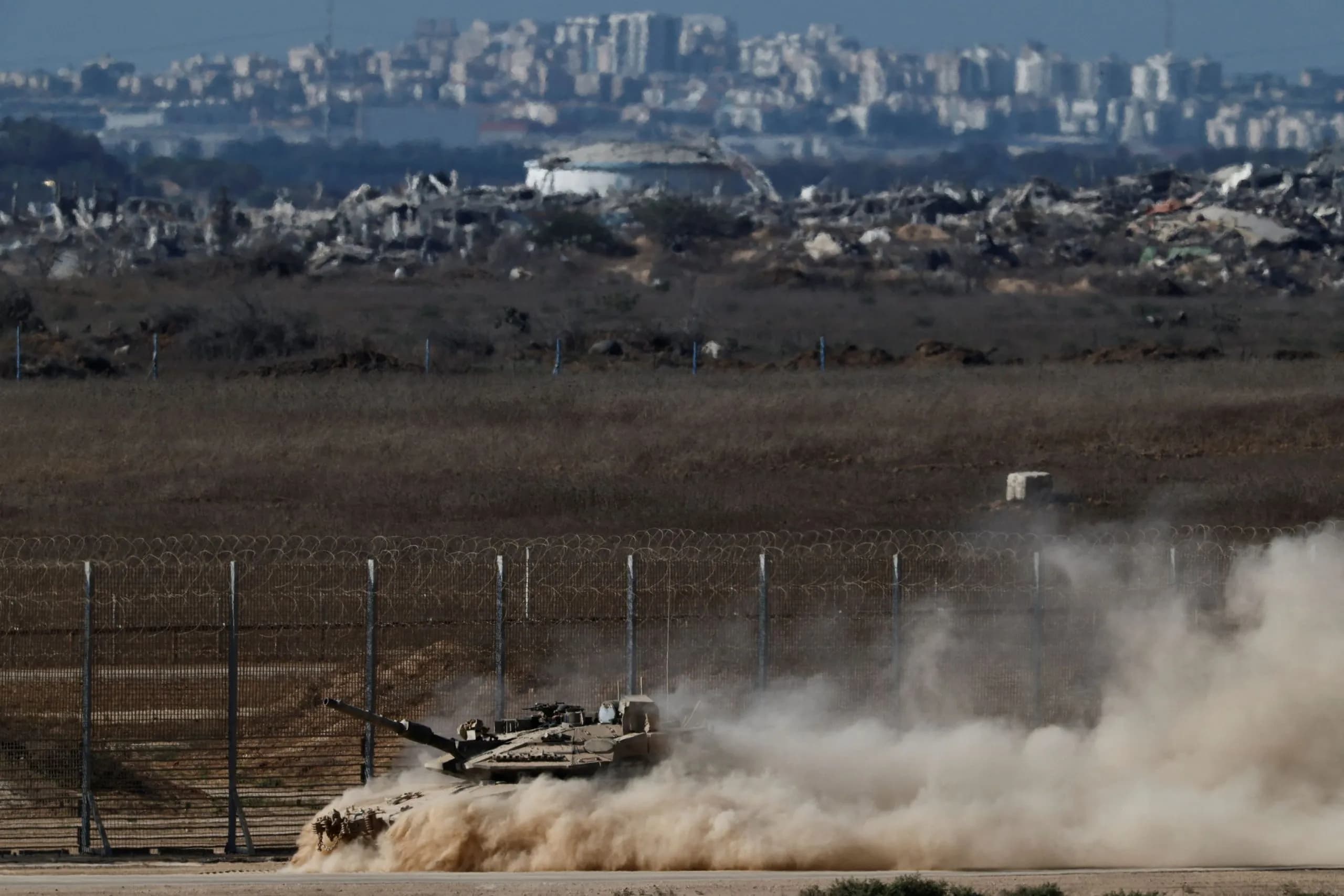 Η Βρετανία ετοιμάζει κυρώσεις για τους οικισμούς στη Δυτική Όχθη