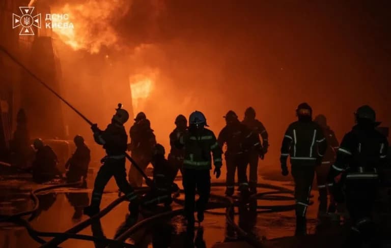 Νέα ρωσικά πλήγματα στην Ουκρανία με νεκρούς και τραυματίες