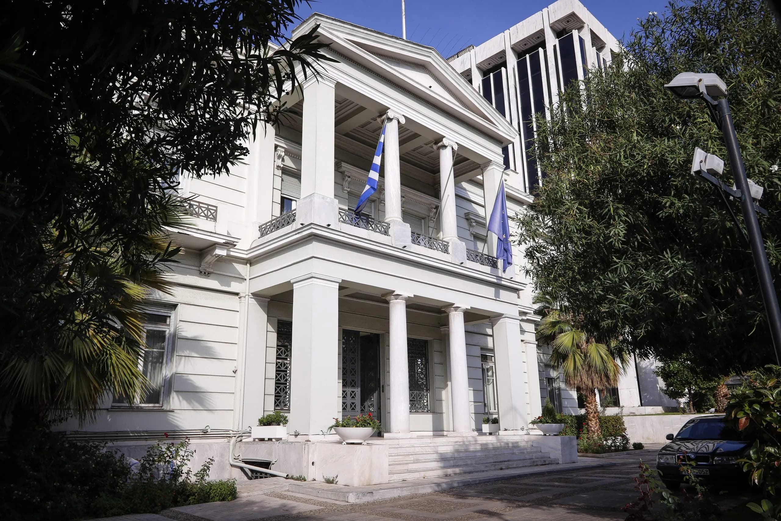 Η έκρηξη στην Πλάκα: Έρευνα για διαρροή φυσικού αερίου