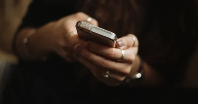 Η ΕΛΑΣ διέλυσε συμμορία που έκλεβε με τεχνητή νοημοσύνη