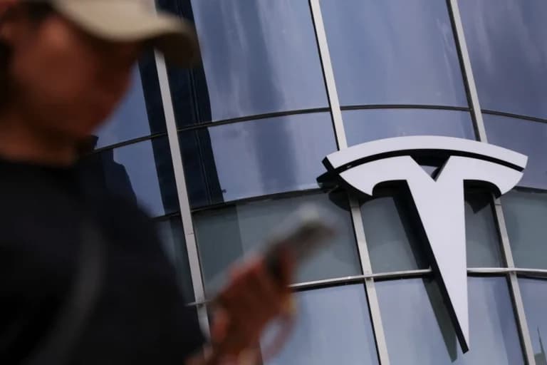 Η Γαλλία δοκιμάζει το σύστημα FSD της Tesla σε δρόμους
