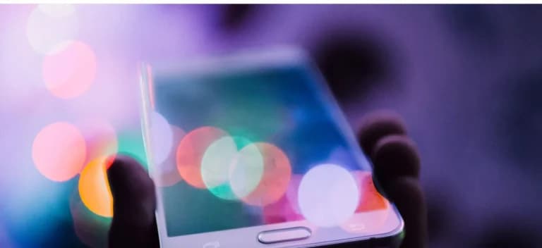 Voucher 70 ευρώ για smartphone σε ΑμεΑ από τον επόμενο μήνα