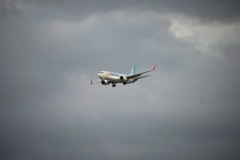 Αναγκαστική προσγείωση Flydubai μετά από μαχαίρωμα πιλότου