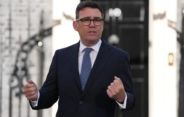 Μπέρναμ: «Βόμβα» για ρωσική παρέμβαση στο Brexit