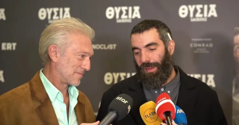 Ο Ρομέν Γαβράς έφερε τη «Θυσία» σε πρεμιέρα στην Αθήνα