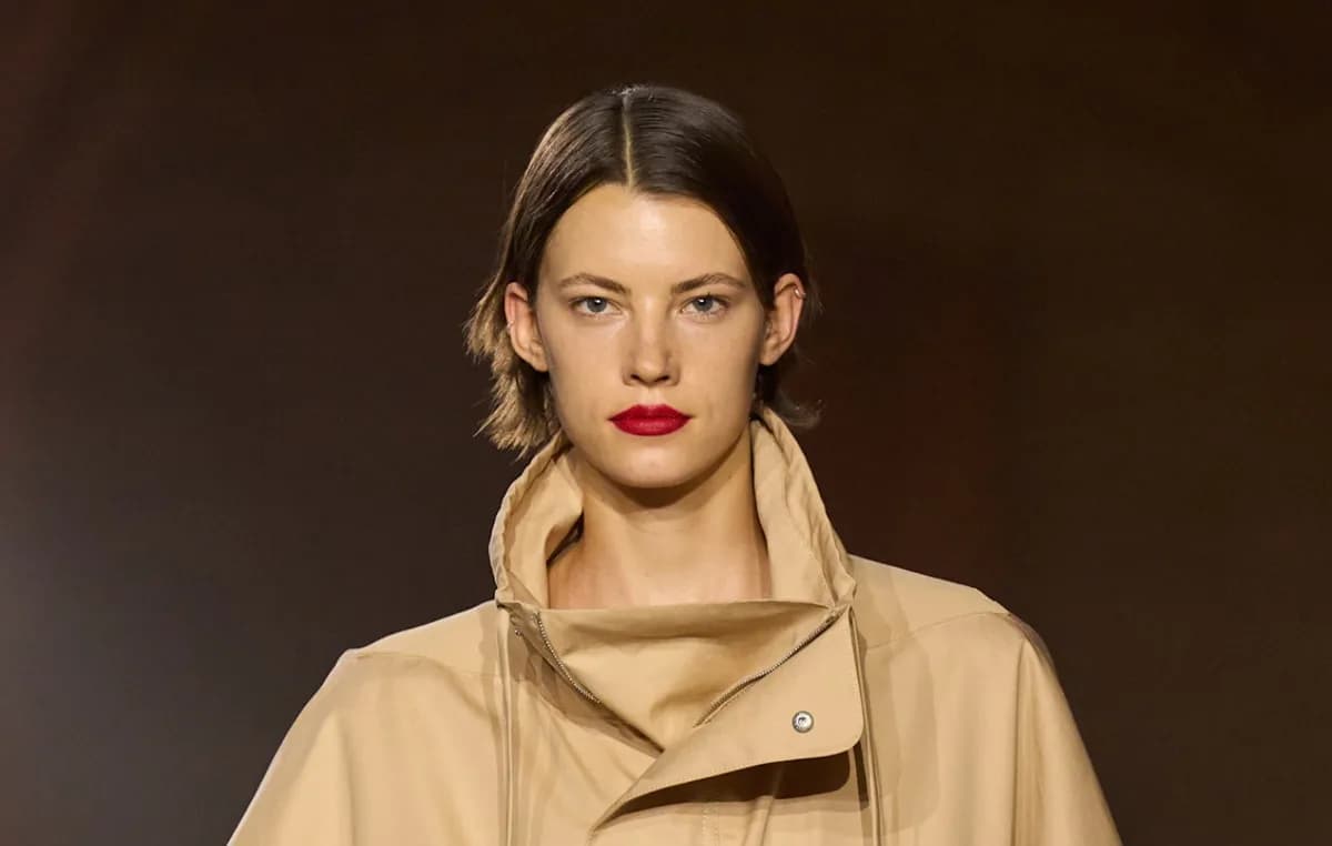 Η Victoria Beckham λανσάρει κόκκινο κραγιόν Rouge Victoria