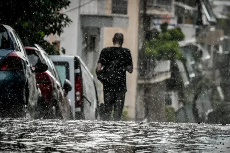Κακοκαιρία στην Αττική: Βροχές και πτώση θερμοκρασίας
