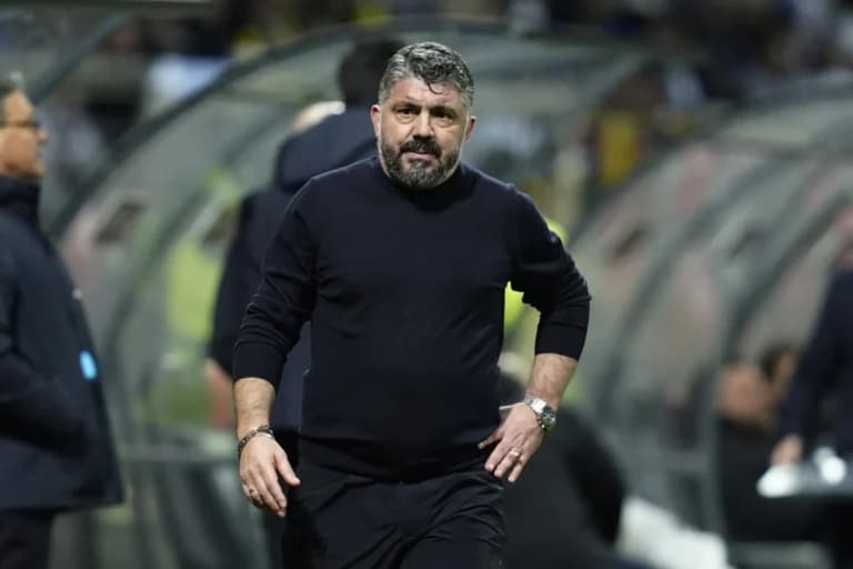Ο Γκατούζο αποκαλύπτει τη μάχη με οφθαλμική μυασθένεια