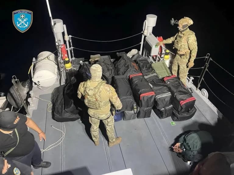 Κατάσχεση 360 κιλών κάνναβης σε ιστιοφόρο δυτικά της Χίου