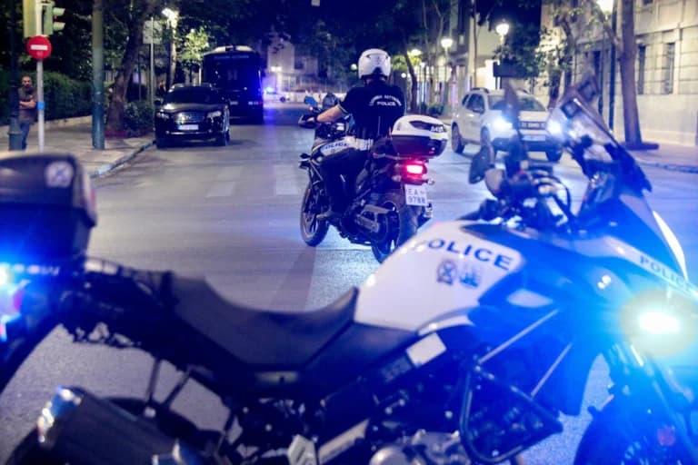 Καταδίωξη στη Θεσσαλονίκη κατέληξε σε σοβαρό τροχαίο