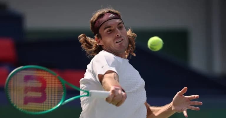 Τσιτσιπάς: Άνετη πρόκριση στο Shanghai Masters