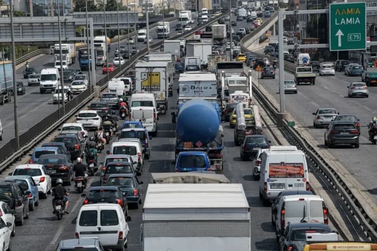 Κίνηση στην Αττική: Ουρές χιλιομέτρων στον Κηφισό σήμερα