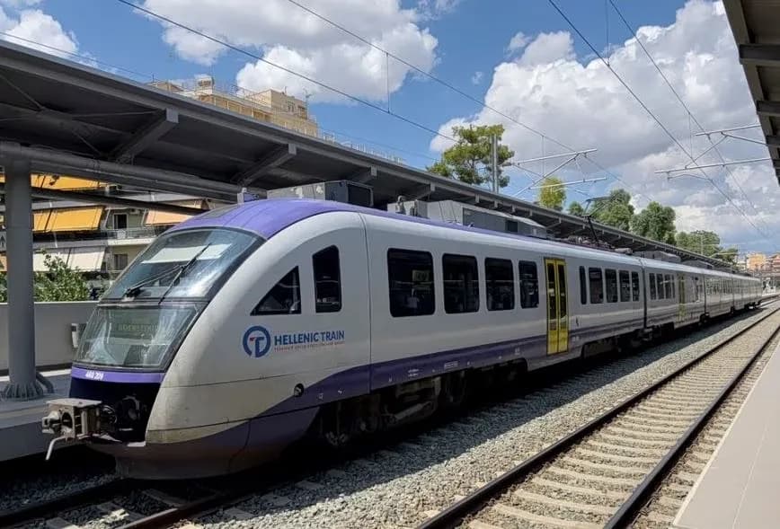 Φωτιά στον Ασπρόπυργο σταμάτησε τα δρομολόγια του Προαστιακού