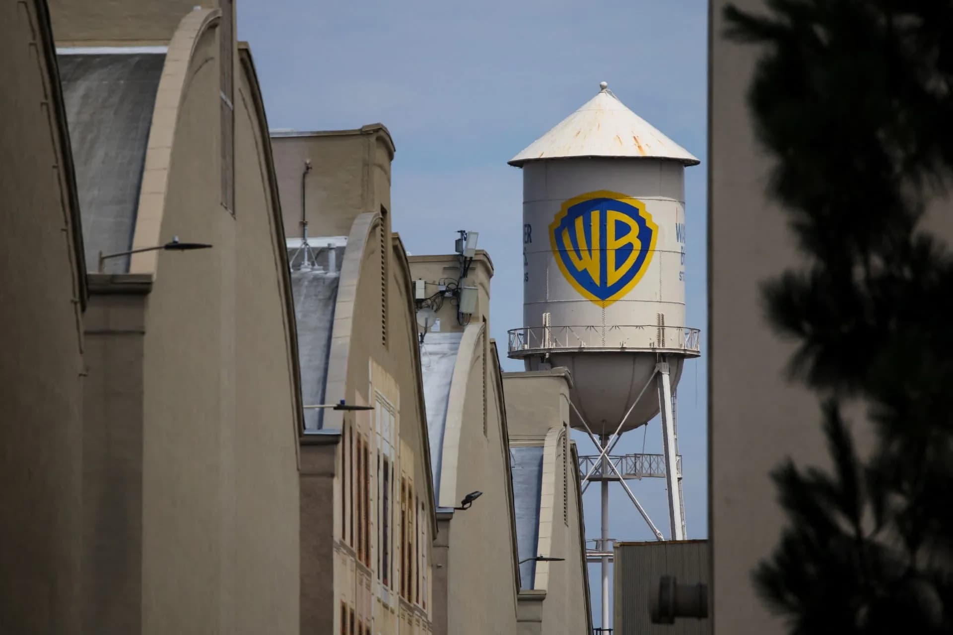 Ολοκληρώθηκε η εξαγορά Warner Bros από την Paramount