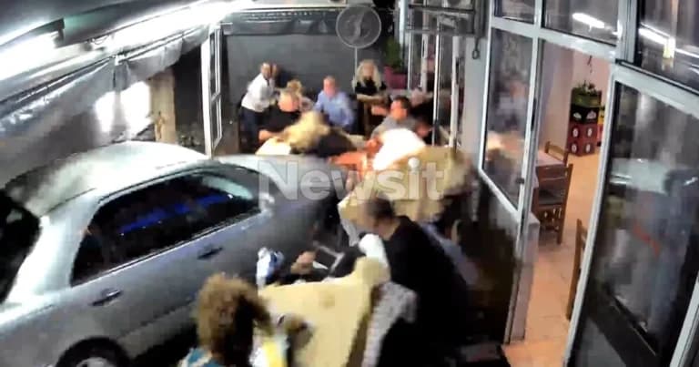 Αυτοκίνητο έπεσε σε ταβέρνα στον Εύοσμο: 3 τραυματίες