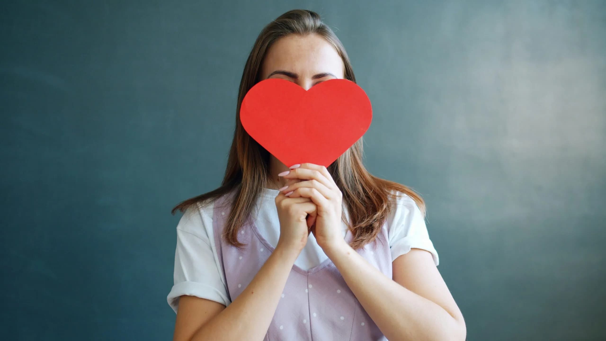 Dating profile: τι αποκαλύπτει για τη σχέση με τον εαυτό