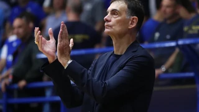 Μπαρτζώκας μετά τη νίκη του Ολυμπιακού επί του Ηρακλή