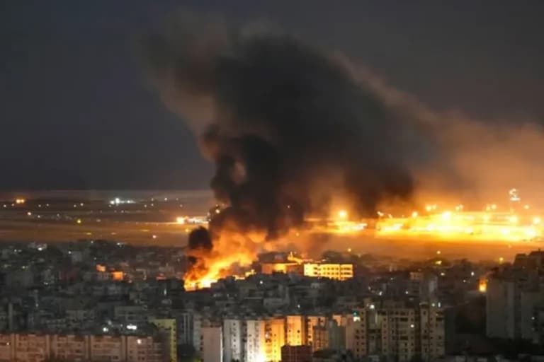 Νέοι βομβαρδισμοί στον νότιο Λίβανο, φωτοβολίδες στη Μετούλα