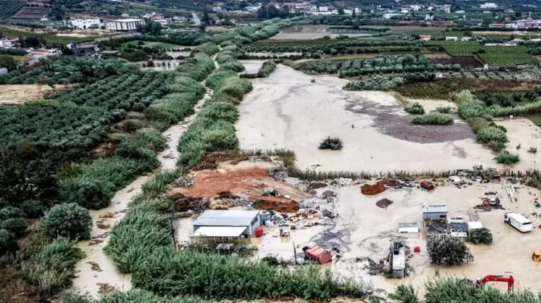 Η Κρήτη βουλιάζει: Καταιγίδες, πλημμύρες, SOS στο 112