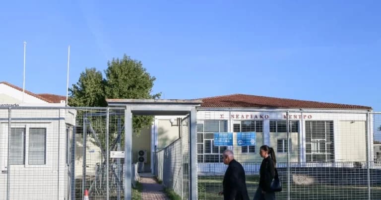 Σπαρακτικές καταθέσεις γονιών στη δίκη για τα Τέμπη