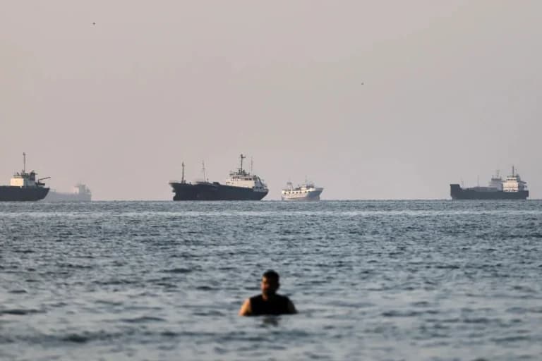 Νέα πλήγματα σε πετρελαιοφόρα στα Στενά του Ορμούζ