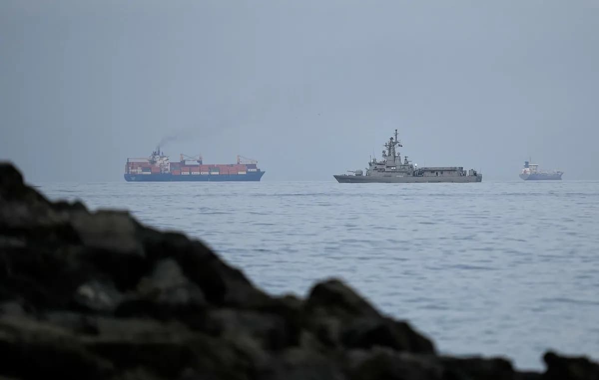 Χτύπημα σε δεξαμενόπλοιο με 11 Έλληνες στον Ορμούζ