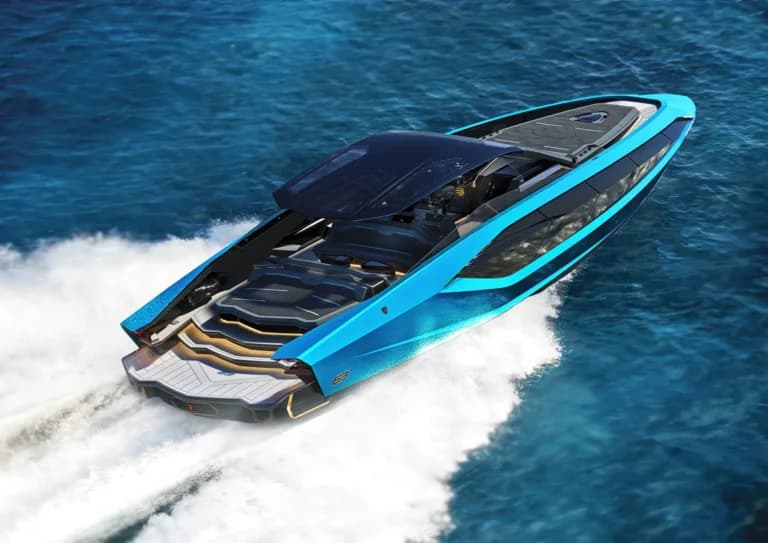 Το εντυπωσιακό γιοτ Lamborghini 63 αγκυροβόλησε στη Μύκονο