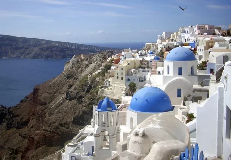 Σύλλογος Εμπόρων Θήρας ζητά μοριοδότηση λόγω σεισμών