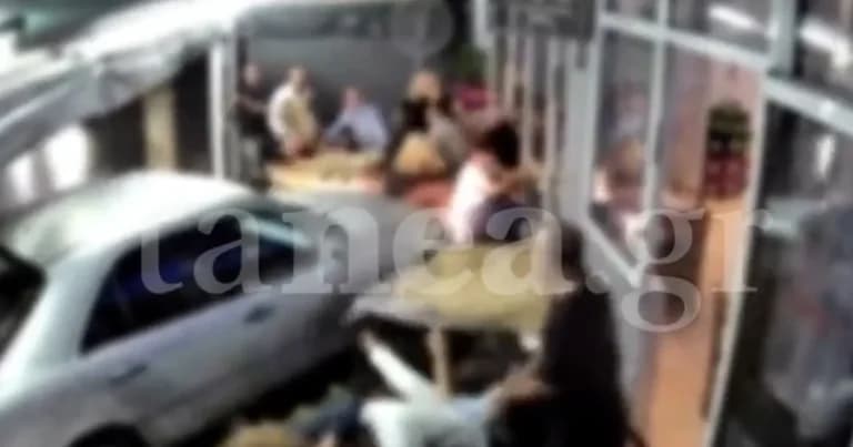 Μεθυσμένος οδηγός έπεσε σε εστιατόριο στον Εύοσμο