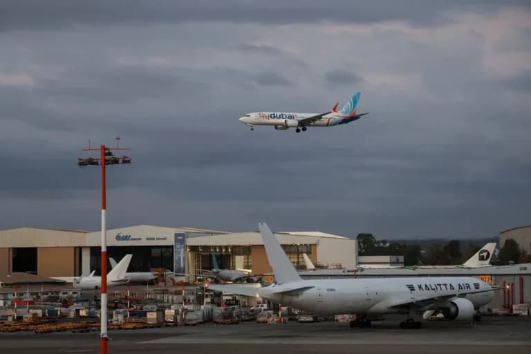 Συγκυβερνήτης FlyDubai είχε απαγόρευση πτήσεων στο Ομάν