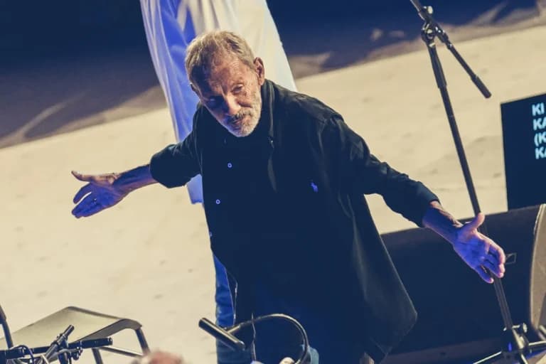 Ο Ξαρχάκος ζητά απόσυρση μουσικής από σποτ Κασσελάκη