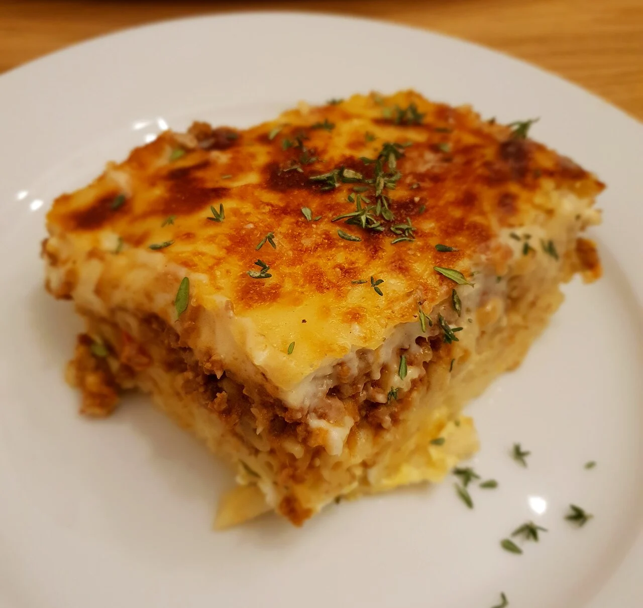 Παστίτσιο με αφράτη μπεσαμέλ: το κλασικό comfort food