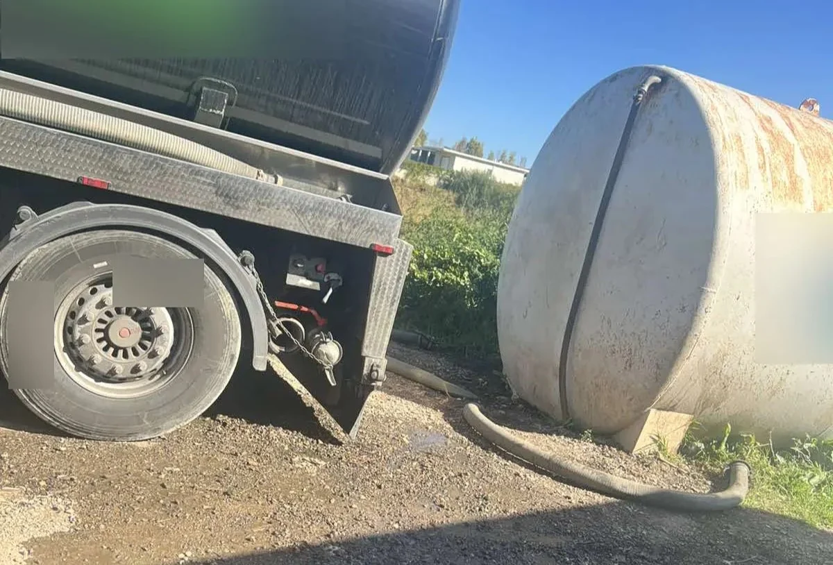 Συνελήφθη οδηγός βυτιοφόρου με παράνομα λύματα στα Σπάτα