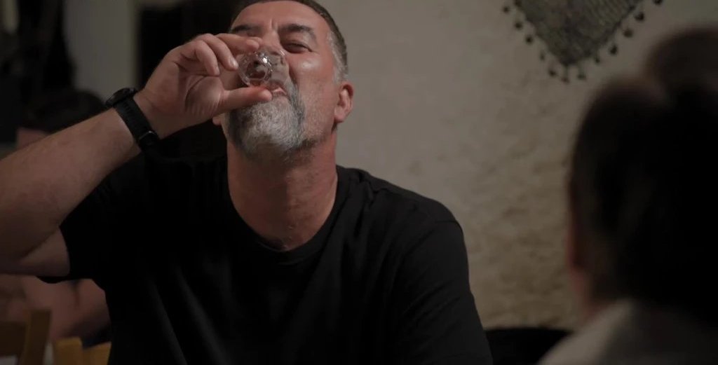 Δύο Μαύρα Πουκάμισα εξελίξεις: Σήφης και Μανούσος σε τροχιά σύγκρουσης - Τι θα δούμε στα επόμενα επεισόδια (22-23/10)