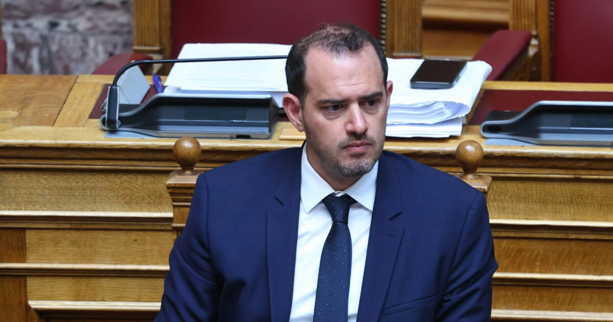 Στο Ιπποκράτειο ο Κώτσηρας μετά από αδιαθεσία στη Βουλή