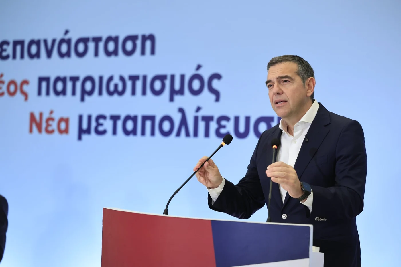 Τσίπρας κατά Μητσοτάκη: ζητεί «νέα εθνική πυξίδα» τώρα