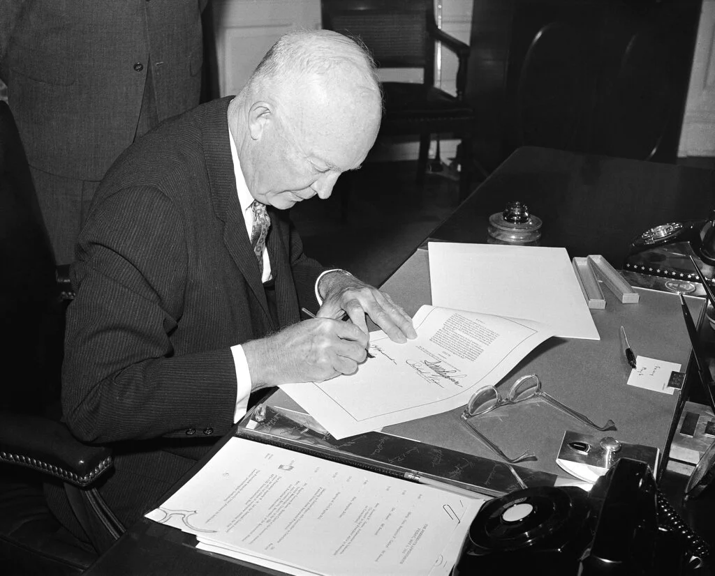 Υδρόγειος του Αϊζενχάουερ έσπασε στα χέρια του Χέγκσεθ