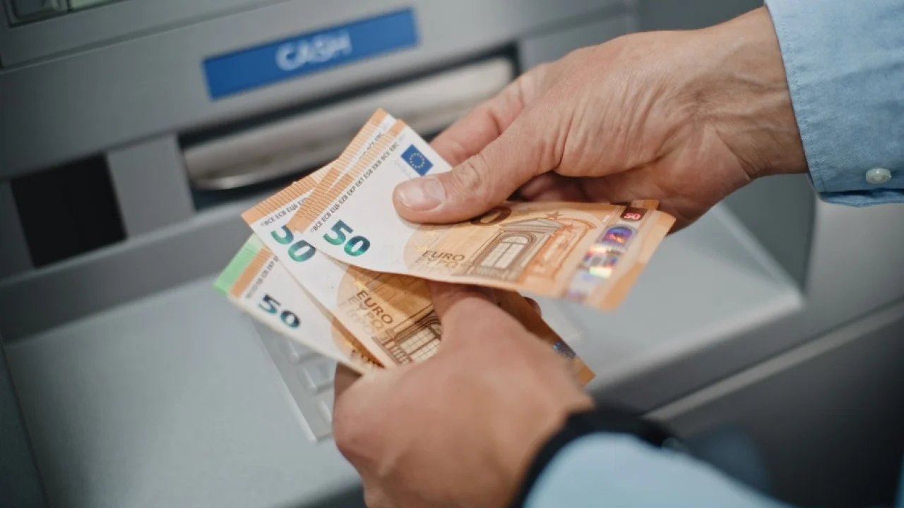 Σερί τριών πληρωμών στους συνταξιούχους ξεκινά σήμερα