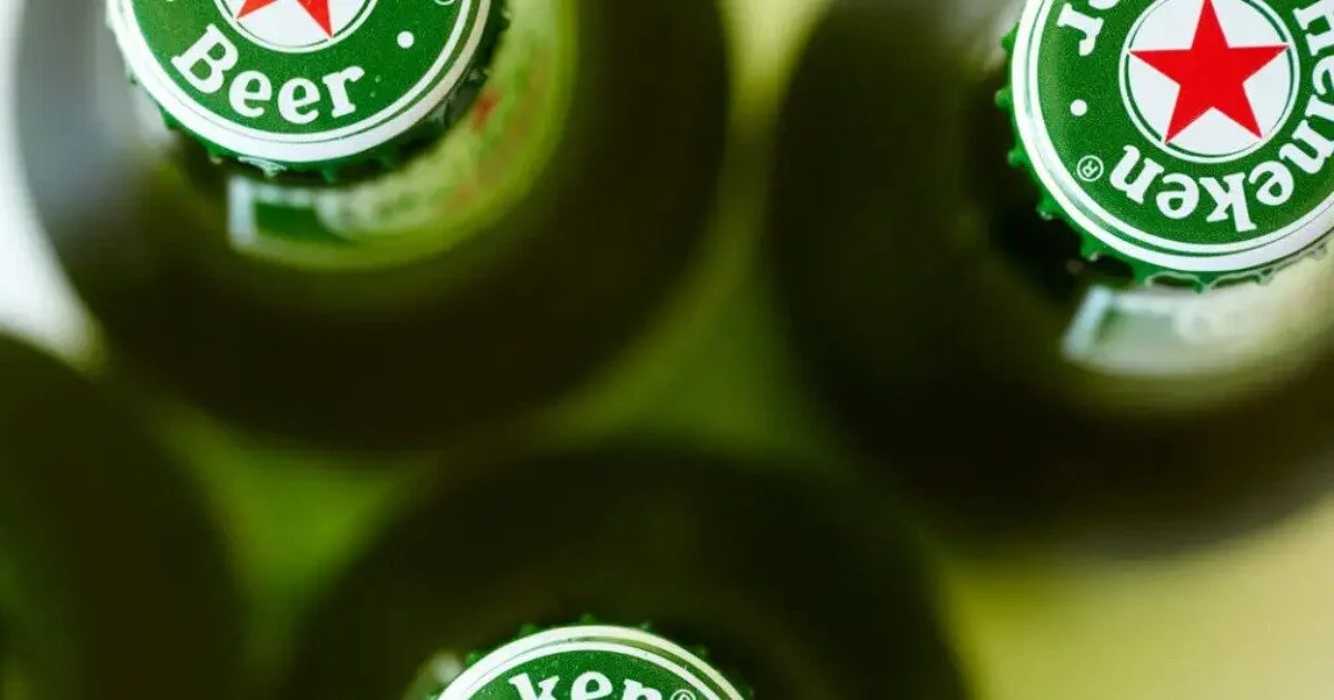 Συναγερμός στη Heineken: τα ενέσιμα απειλούν τις πωλήσεις μπίρας