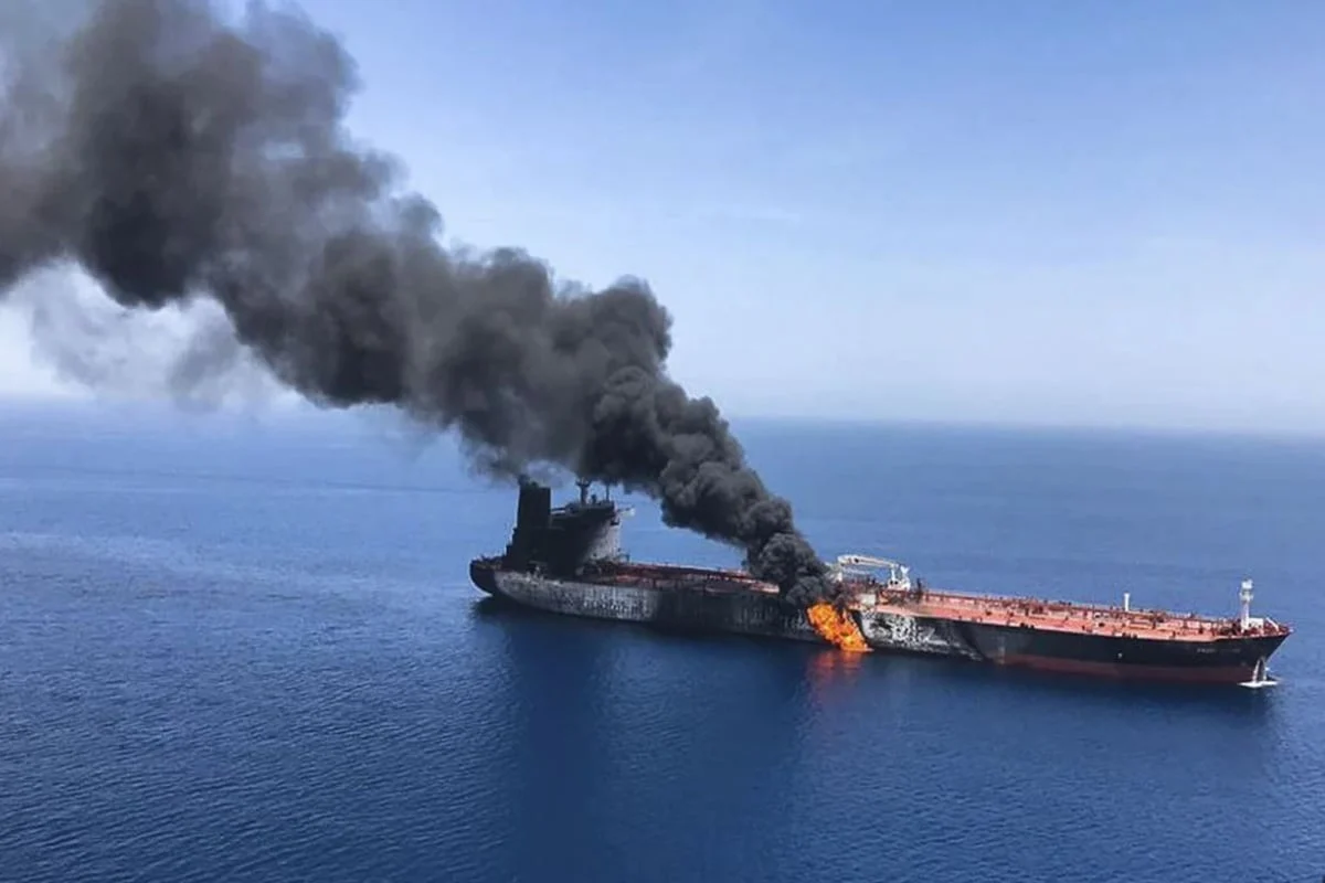 Ρεκόρ επιθέσεων σε πλοία στα Στενά του Ορμούζ τον Οκτώβριο