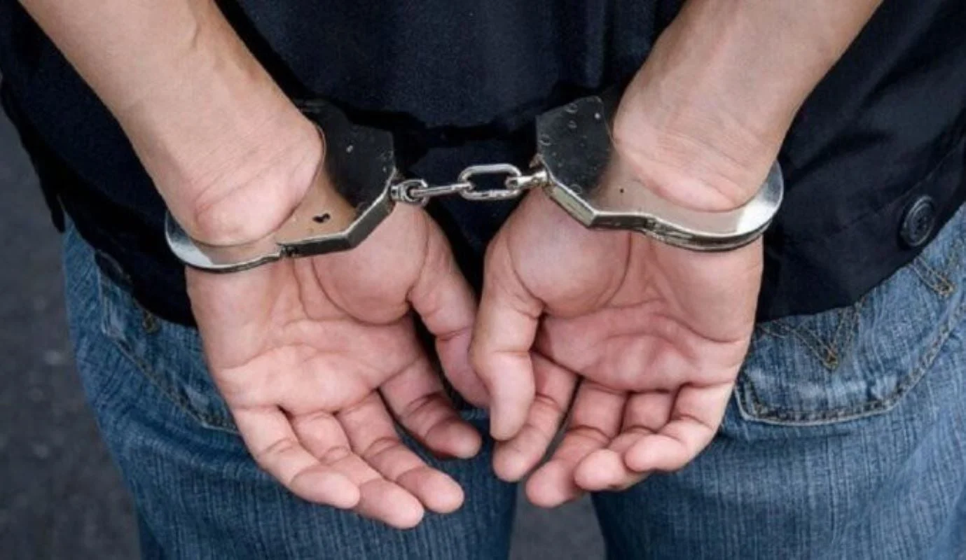 Ιεράπετρα: Χειροπέδες στους γονείς δύο ανήλικων με κάνναβη