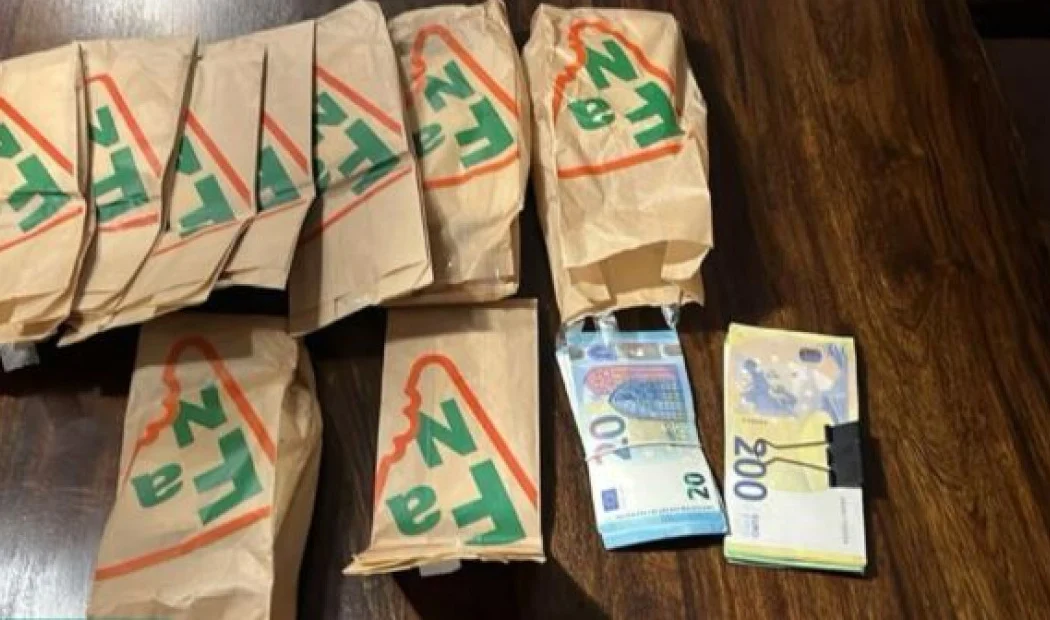 Pizza Fan: Σακουλάκια με μετρητά και 92 ρολόγια στην κρύπτη