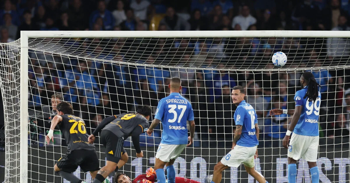Νάπολι - Ρόμα 3-3: Ο Μπαλέρντι σφράγισε το θρίλερ στο 89'