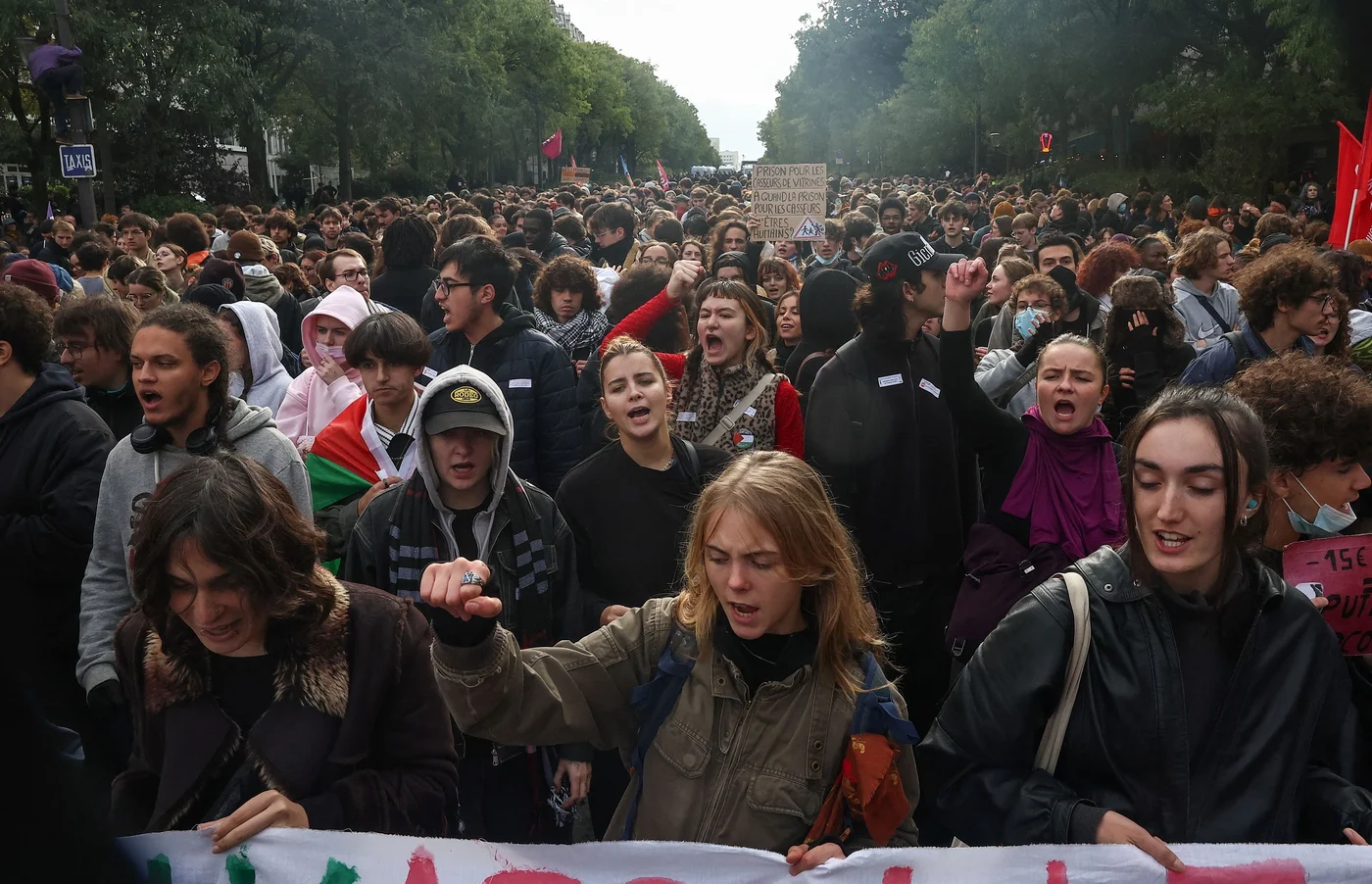 Gen Z ξανά στους δρόμους: 410.000 διαδηλωτές στη Γαλλία